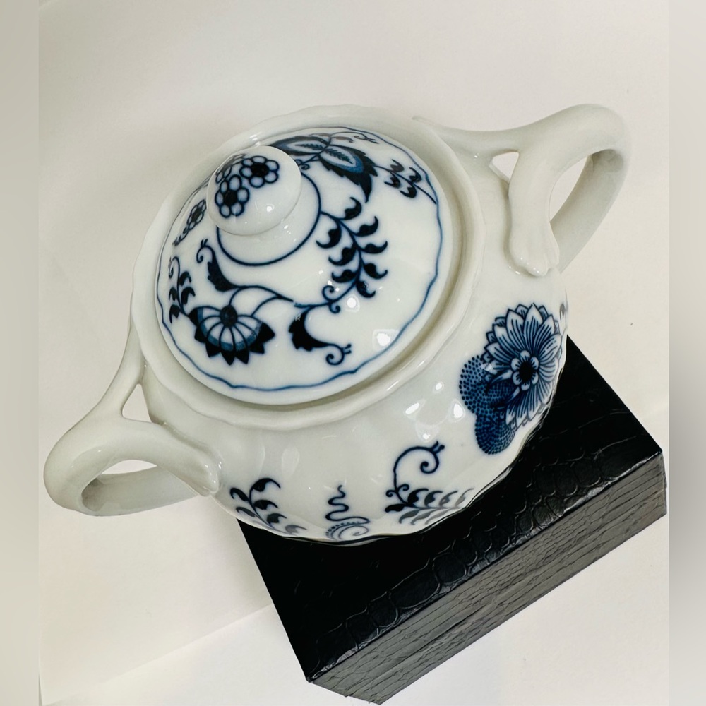 Vintage Blue Danube Porcelain Cream & Sugar Set - Picture 8 of 14